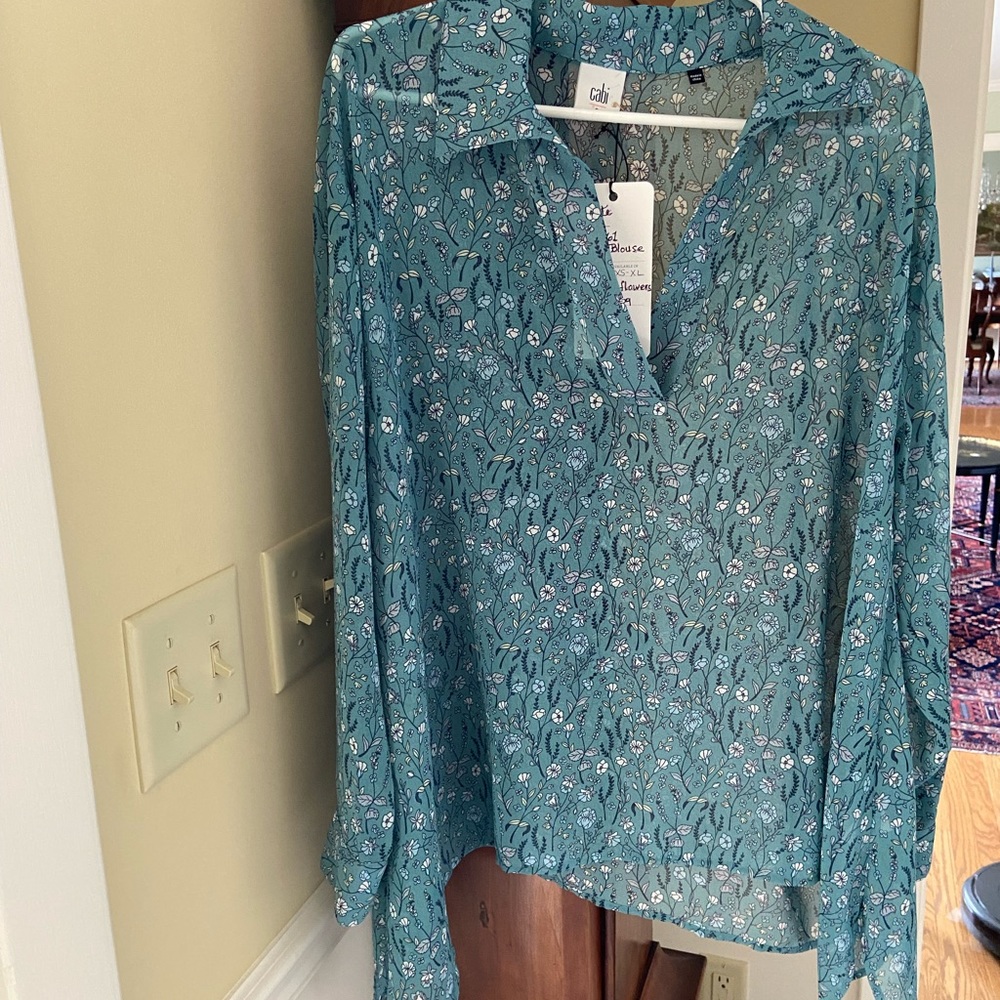 Cabi chase blouse small new tags originally $109